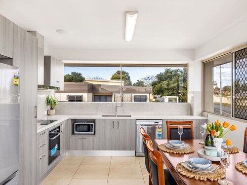 Spacious Central located FamilyHouse @ Sunnybank