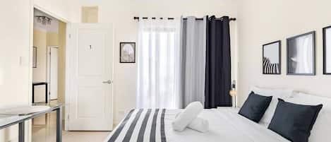 1 Schlafzimmer, Schreibtisch, BĂŒgeleisen/BĂŒgelbrett, WLAN