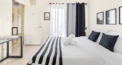 Lovely tiny home at Sunnybank CBD Street Parking