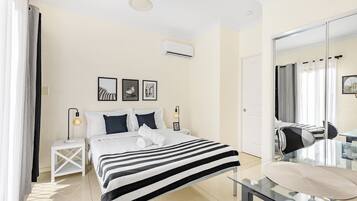 1 bedroom, desk, iron/ironing board, WiFi