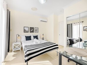 1 Schlafzimmer, Schreibtisch, Bügeleisen/Bügelbrett, WLAN