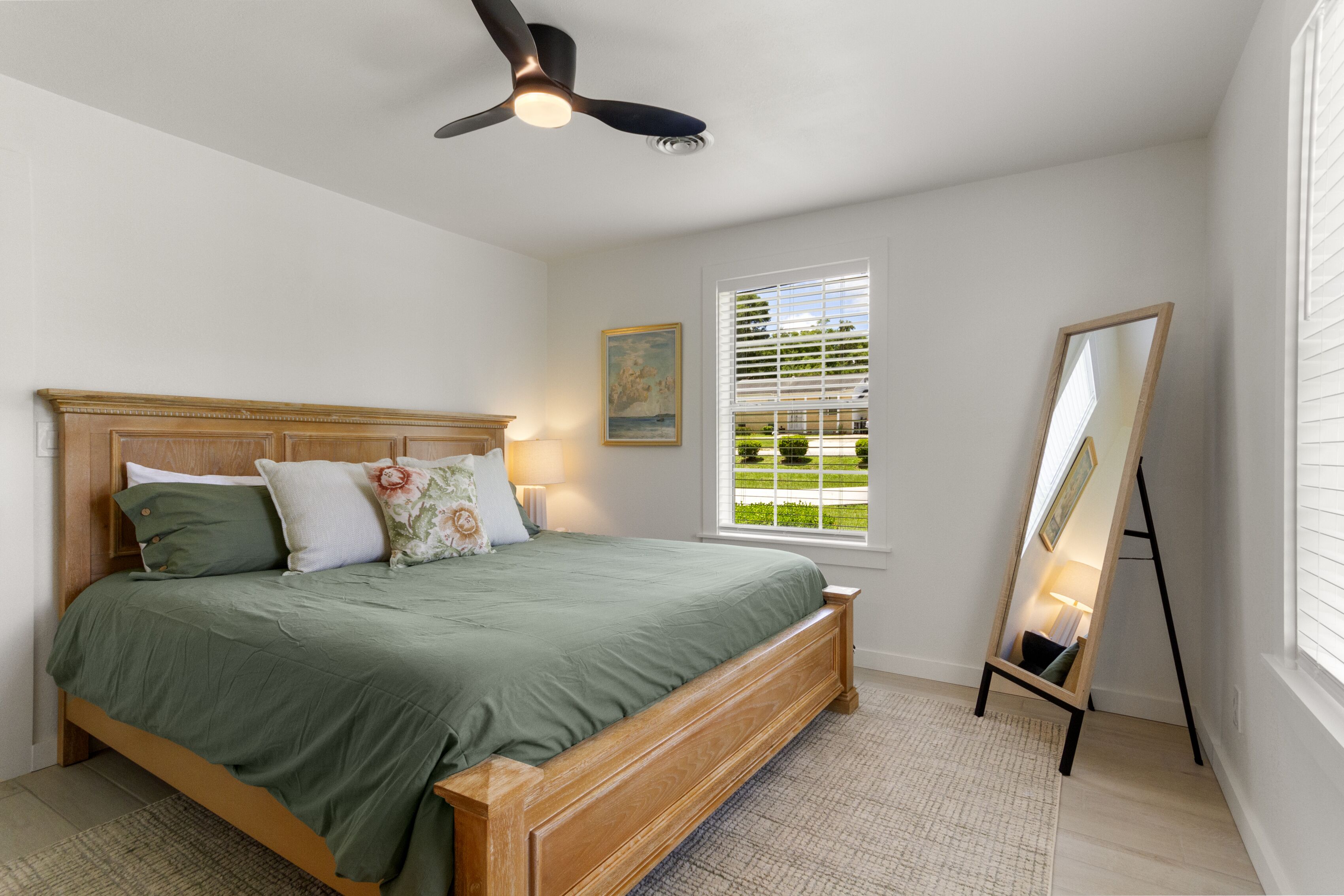 3 makuuhuonetta, silitysrauta/-lauta, vauvan matkasänky, Wi-Fi