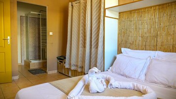 1 habitación, cortinas blackout y sistema de insonorización