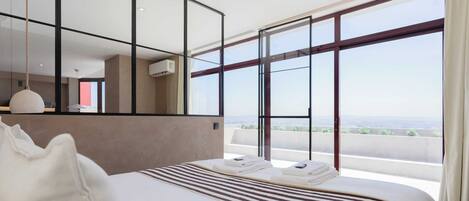 1 dormitorio, tabla de planchar con plancha, wifi y ropa de cama