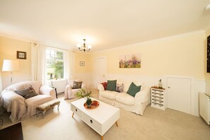 House, Smoking | 2 bedrooms - Red Squirrel Cottage Pet Friendly Family Adventure Retreat in Aberdeenshire (Alford)