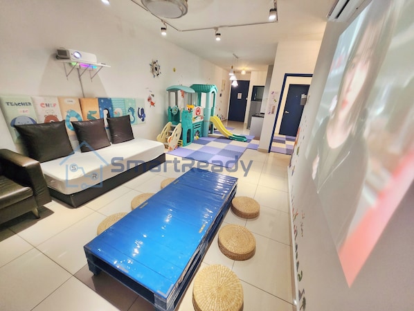 Dinosaur Themed Apartment near Ikea/Toppen | Living area - Daya Fun Kids Homestay by SR Home (Johor Bahru)