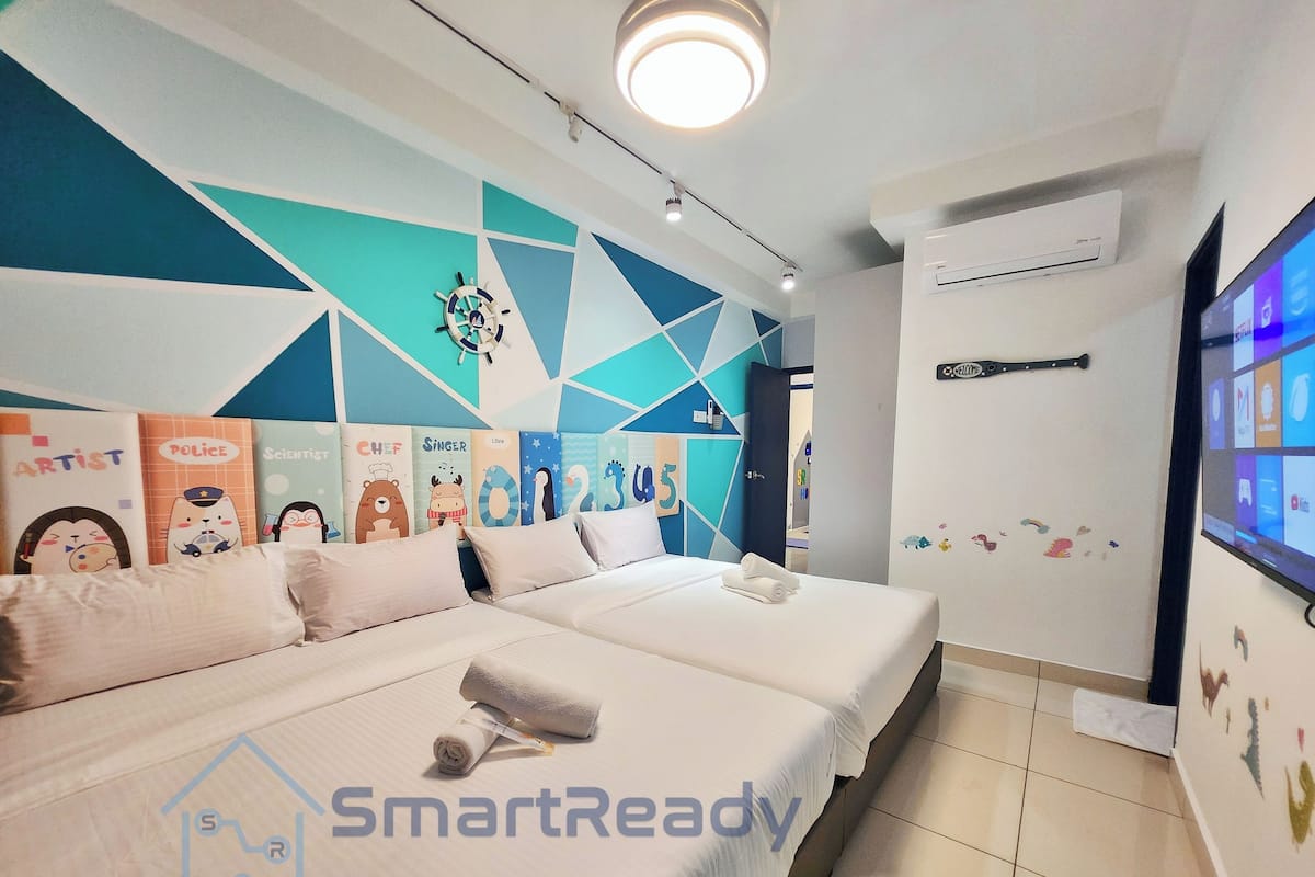 Dinosaur Themed Apartment near Ikea/Toppen | 2 bedrooms, iron/ironing board, free WiFi