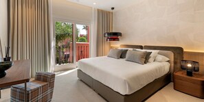 4 bedrooms, iron/ironing board, WiFi, bed sheets - The Signature Penthouse (Marbella)