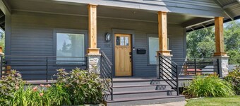 3BR/3BA Craftsman in South Perry—sleeps 8, hot tub, BBQ, Wi‑Fi.