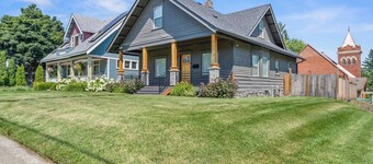 3BR/3BA Craftsman in South Perry—sleeps 8, hot tub, BBQ, Wi‑Fi.