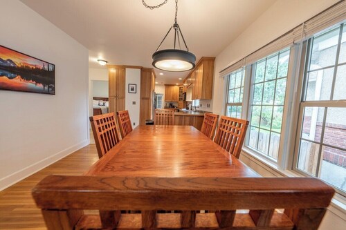 Steps to Manito Park | Home + Private Suite