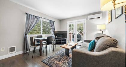 Steps to Manito Park | Home + Private Suite