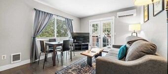 Steps to Manito Park | Home + Private Suite