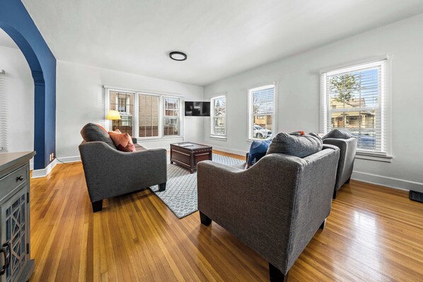 Unclassified image, 1 of 53, button