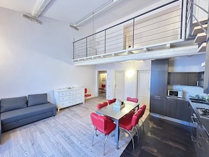 Interior - L'insolita 28 (Firenze)