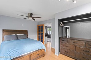 2 soverom, skrivebord, wi-fi og sengetøy