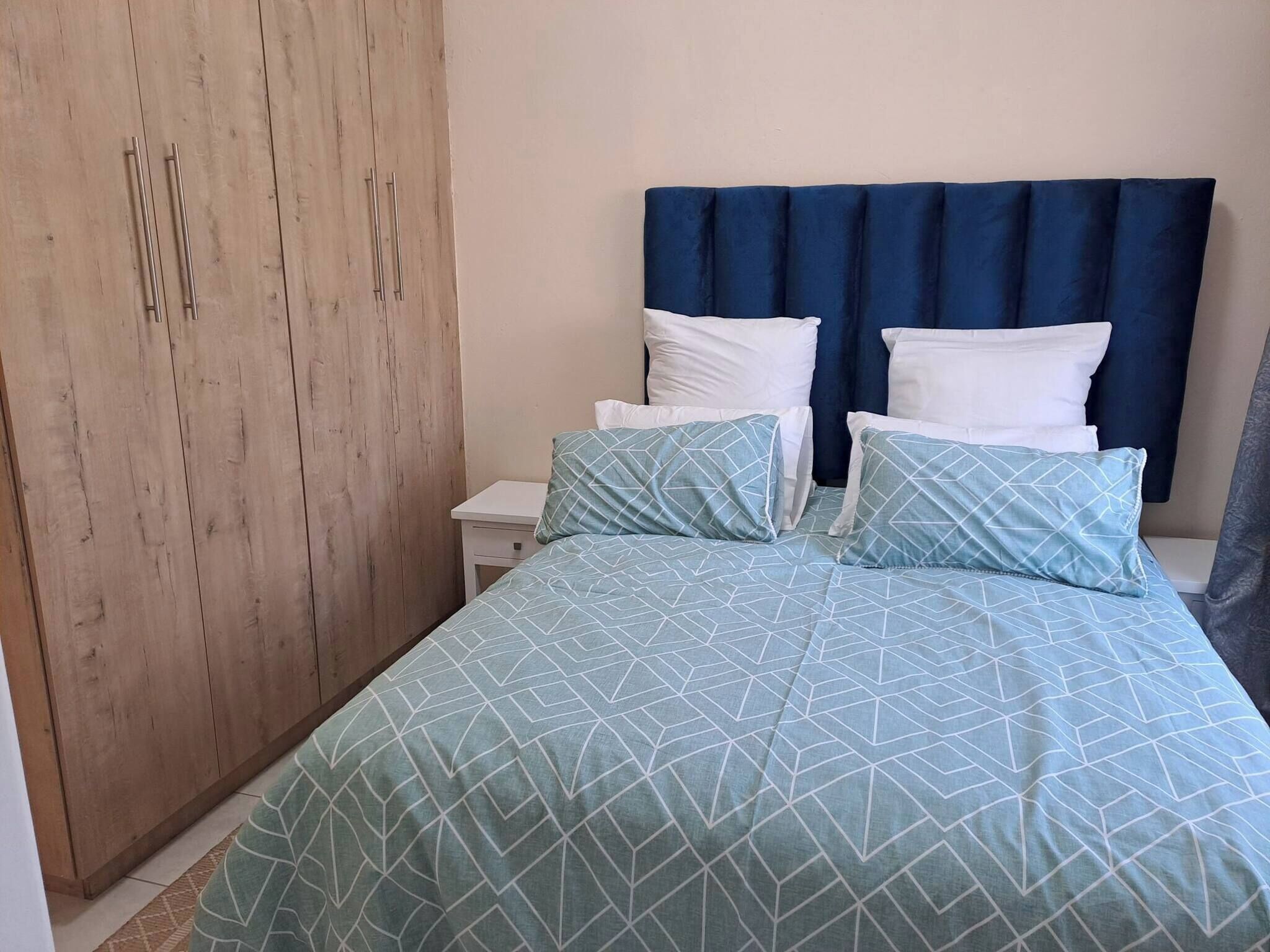 1 quarto, ferros/tábuas de passar roupa, acesso à internet