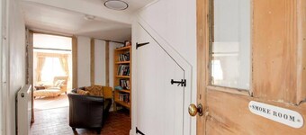 4 BR & 2 Bathroom House Parking Garden  St Neots Town Centre