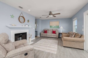 Smart TV, fireplace