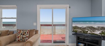 Beach Bum Time / Oceanfront / 2 Decks / BBQ / Chiminea / Beach Gear