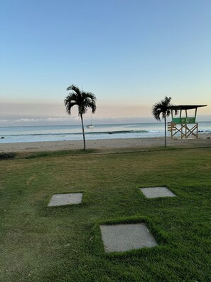 Garden view - Zantamar La Cruz Beach & Pool (La Cruz de Huanacaxtle)