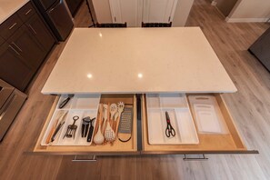 Dining - #StayInMyDistrict Hilltop Views (Eugene)