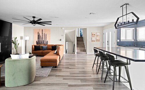 Heated Pool, Hot Tub, Game Room & Sport Court