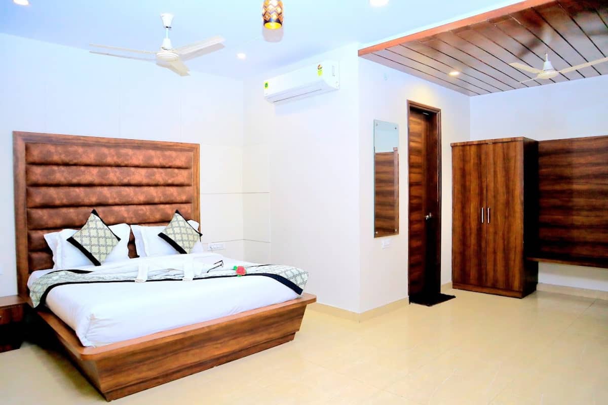 Habitación Deluxe doble, vistas a la ciudad | Wifi gratis y ropa de cama