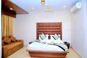 Deluxe Double Room, City View | Free WiFi, bed sheets - Pineberry Hotels Amritsar (Amritsar)