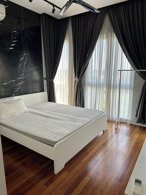 3 soverom, strykejern/-brett, wi-fi og sengetøy