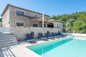 Pool - Experience the luxury & elegance of Villa Eole (Saint-Ambroix)