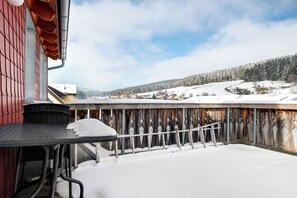 Property grounds - Room 'Doppelzimmer Mit Balkon 21' with Shared Garden, Balcony and Wi-Fi (St. Georgen)