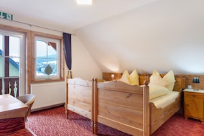 1 bedroom, free WiFi, bed sheets - Room 'Doppelzimmer Mit Balkon 29' with Shared Garden, Balcony and Wi-Fi (St. Georgen)