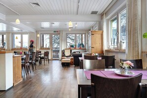 Dining - Room 'Einzelzimmer 20' with Shared Garden and Wi-Fi (St. Georgen)