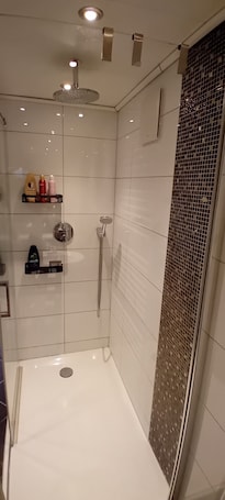 Shower, hair dryer, towels. Apartment 'Fewo Nied' with Wi-Fi
