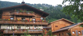 Chalet 'Oberbründlingchalet' with Mountain View, Private Terrace and Wi-Fi