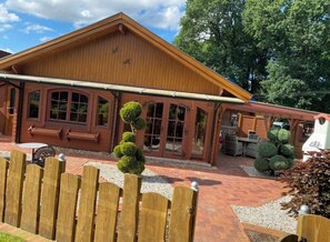 Exterior - Holiday Home 'Idylle Ferienhaus Ems' with Lake View, Wi-Fi and Air Conditioning (Walchum)