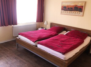 1 bedroom, free WiFi, bed sheets