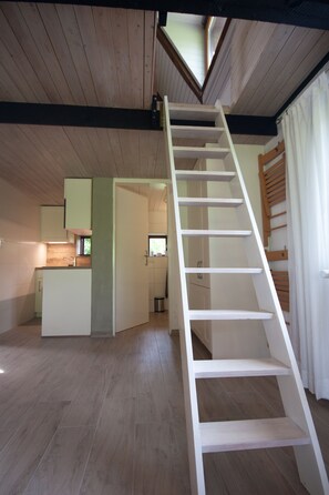 Interior - Holiday Home 'Blockhaus Quellental' with Lake View, Private Terrace and Wi-Fi (Odderade)