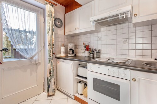 Guest House &#x27;Ferienwohnung 3 Erdgeschoß&#x27; with Private Garden and Wi-Fi