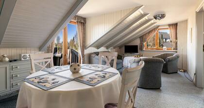 Ferienwohnung 2 Dachgeschoß" mit Privatem Garten, Balkon und Wi-Fi