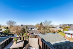 Property grounds - Apartment 'Ferienwohnung 2 Dachgeschoß' with Private Garden, Balcony and Wi-Fi (Bredstedt)