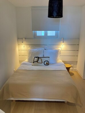 2 bedrooms, iron/ironing board, travel crib, free WiFi