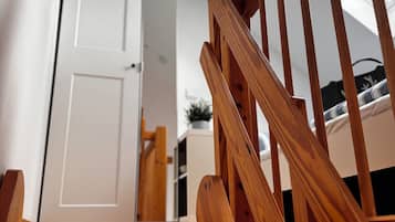 2 dormitoris, planxa i posts de planxar, un bressol de viatge i wifi