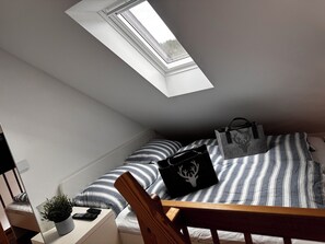 2 bedrooms, iron/ironing board, travel crib, WiFi - Neu und Liebevoll Eingerichtete Fewo am Skihang und Waldrand Nähe Willingen! (Usseln)