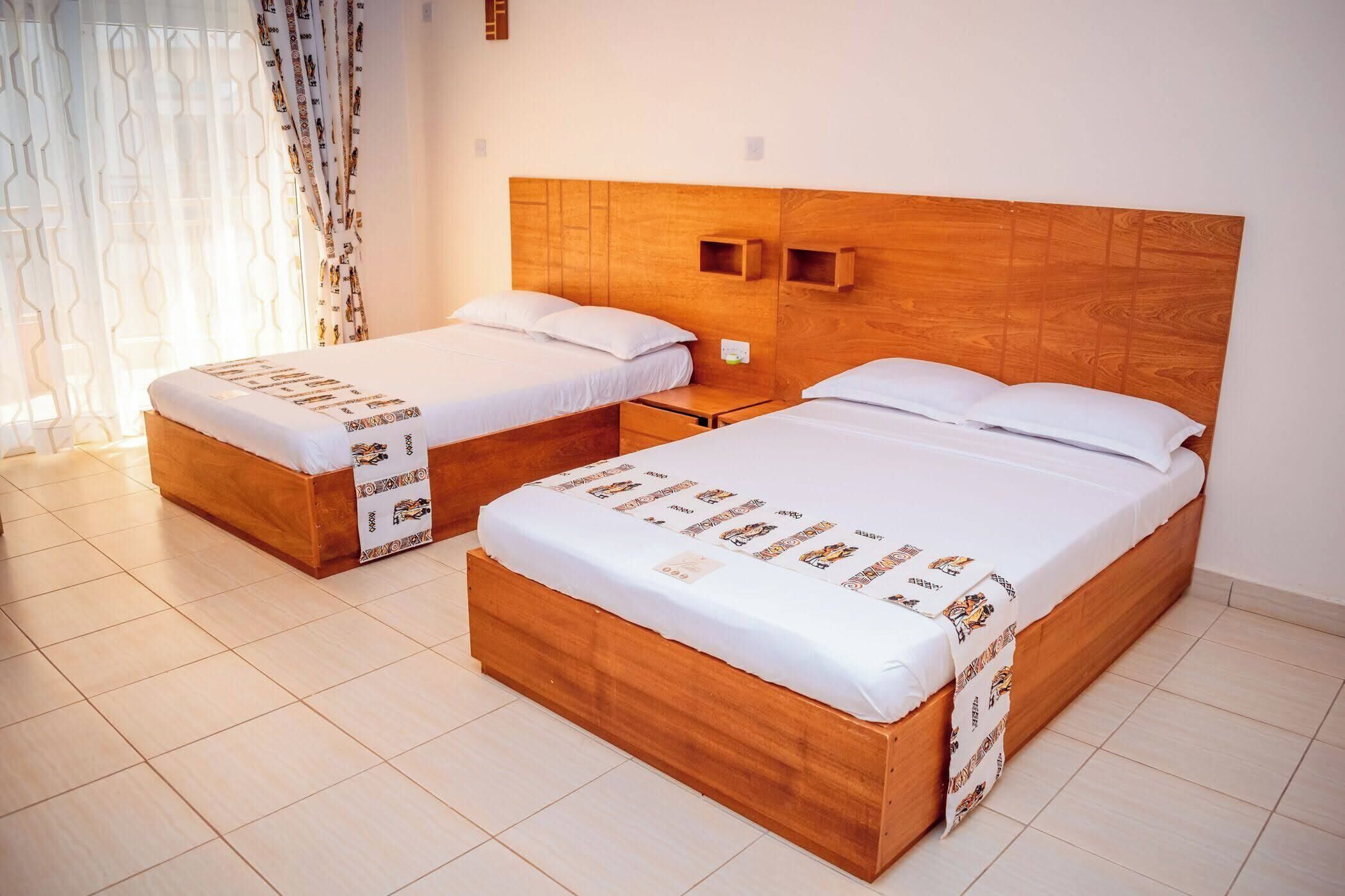 Dobbeltrom – deluxe | Skrivebord, skrivebord for bærbar PC og wi-fi (inkludert)