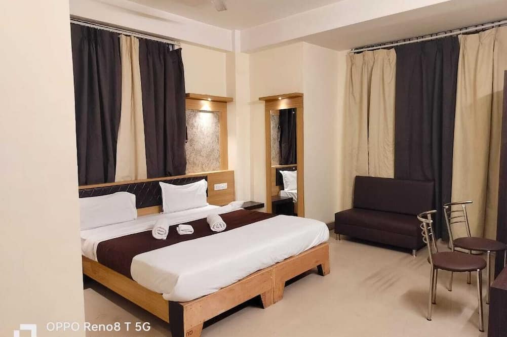 Hotel Jaysha