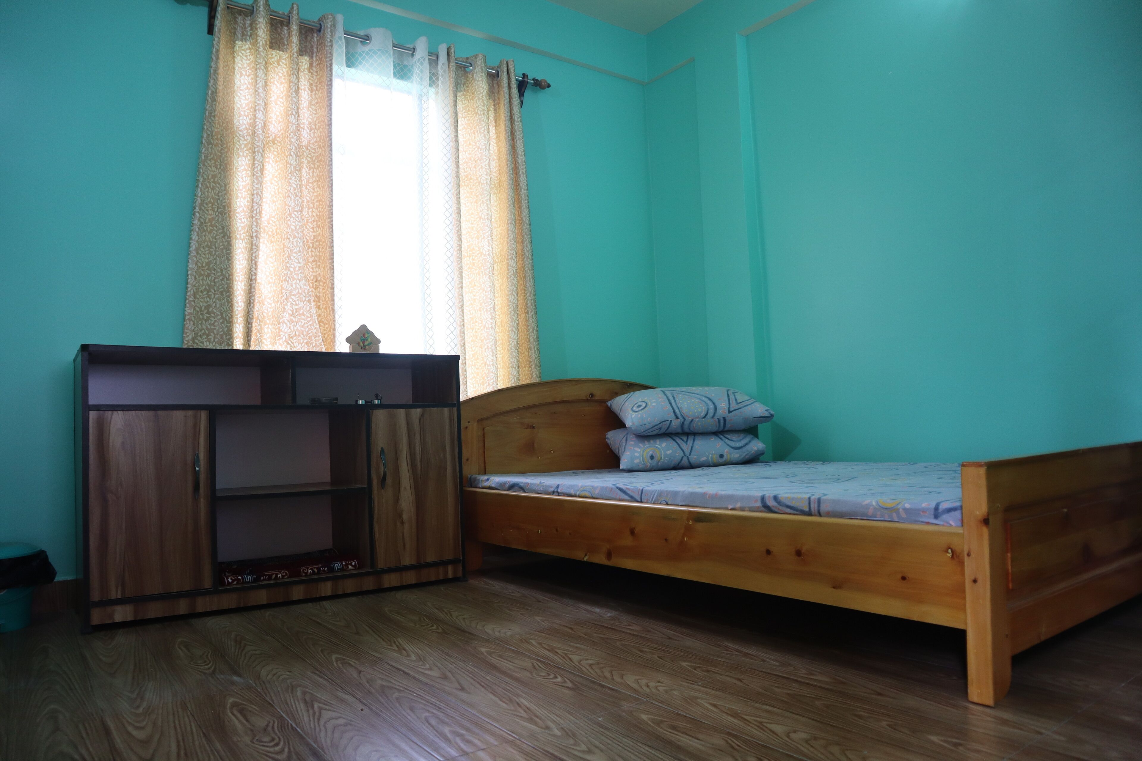 5 Schlafzimmer, Schreibtisch, WLAN, Bettwäsche