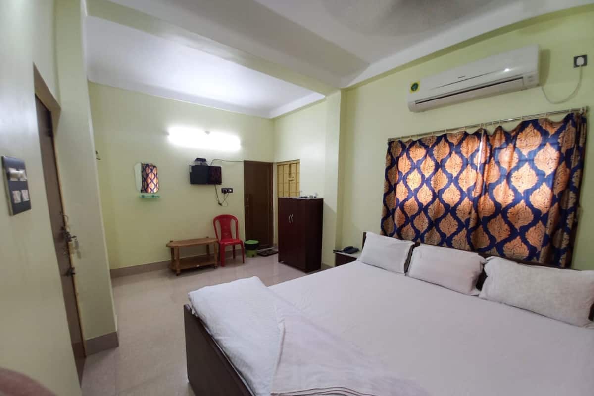 Classic Triple Room | WiFi (free), bed sheets