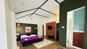 Studio Deluxe | Phòng cách âm, truy cập Internet không dây miễn phí